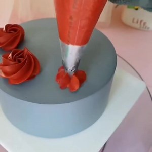 Bolo decorado | Confeitaria Receitas 4 Amigas .