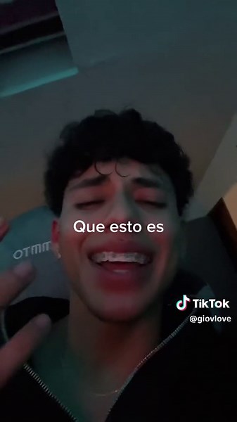 Understanding Textures in Fashion: Styling a Dark Jacket