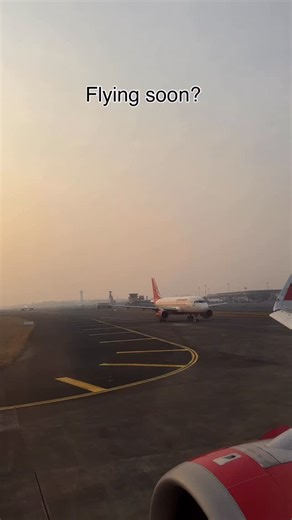 Payal Dedhia | Traveler 🌍 on Instagram: "✈️ Flying soon? Here’s your ultimate pre-flight checklist to make the journey smoother (and stress-free) 👇 🔋 Power Bank Rule – Always in your cabin baggage. Never check it in, else you risk it being confiscated. Every country/airlines have changed their rules recently regarding this! Don’t forget to check it. 🎒 Belt Bag = Best Travel Hack – Keep passport, boarding pass, cards & cash right at your waist. No fumbling at security or boarding gates. 📄 Ca