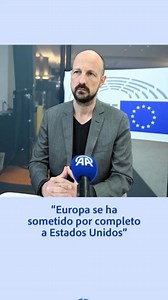 46K views · 44K reactions | La política europea está supeditada a la voluntad de EE.UU. #politica #eeuu #ue #europa El eurodiputado belga Marc Botenga criticó que la política europea esté al servicio de Estados Unidos y que, apesar de los ataques desde Washington, Bruselas continúe sirviéndole de vasallo. | Discurso Global | Facebook