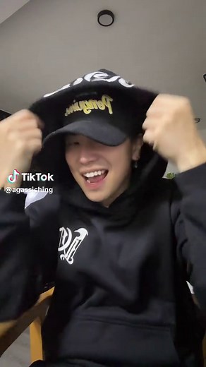 Agassi Ching (@agassiching)’s video of woah woah woah dance