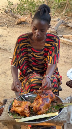 Beautiful African village mum serving delicious chicken 🍗#recipe #food #fyp #explorefeed