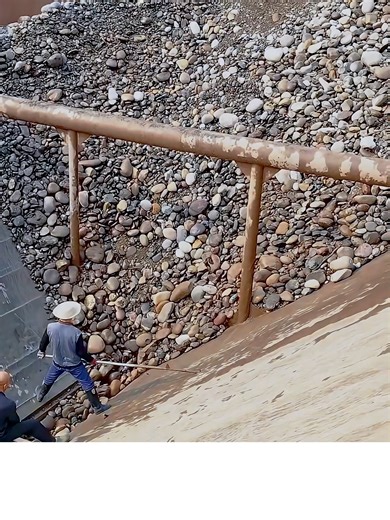 What REALLY Drives Profit in Your Aggregate Plant We all know aggregate is in demand. But turning rock into reliable revenue isn't just about selling it. It's a game of meticulous cost control and strategic optimization. Let's break down the real drivers of profitability and margin in your crushing plant. 💡 Key Profit Levers: The Tyranny of Cost/Ton: Every decision impacts your bottom line. Monitor these relentlessly: Energy: Your crushers and conveyors are power-hungry. Efficiency is cash. Wea