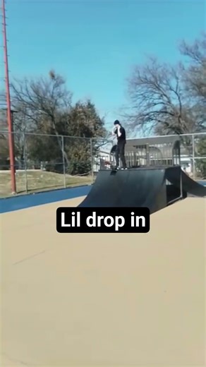 lil drop in #halfpipe #clips #skate #skatepark #skateshorts #skating