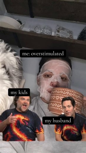 And his claps are always so loud 🥴🤪