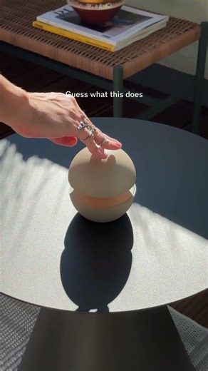 New outdoor essential: LED table lamp by Nova Luce 🌞