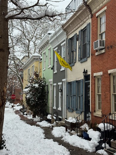 Lovephillywalks | Snowy still photos around 📍Fitler Square | Instagram