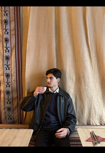 @wawsaudirestaurant Aujourd’hui nous sommes allés manger au restaurant saoudien en plein Paris dans le 3 eme arrondissement Un accueil chaleureux et à l’écoute de la clientèle Je vous le recommande L’adresse: 38 rue notre dame de Nazareth Paris 🇫🇷❤️🇸🇦 Partie 01 #arabiesaoudite #paris #Restaurant