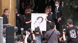 16K views · 154 reactions | WATCH: Late singer and songwriter Coco Lee was farewelled by tearful crowds on Monday (July 31) and Tuesday in eastern Hong Kong. Inside the hall, Lee's family and friends, including many Asian pop stars, gave a eulogy in remembrance of the late singer. The public was allowed in later to bow in front of her coffin decorated with purple and pink flowers and a portrait of the singer. Read more: https://tdy.sg/44OKyfq | TODAY | Facebook