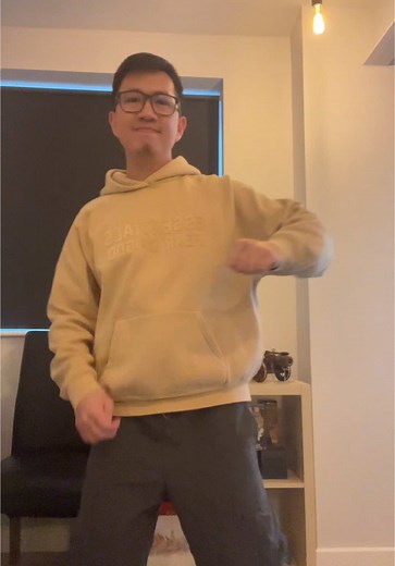 Happy weekend! Ang hirap naman nitong steps, kulang pa sa energy 😂 #foryoupage #fyp #abroad #hubbybees #tiktokph