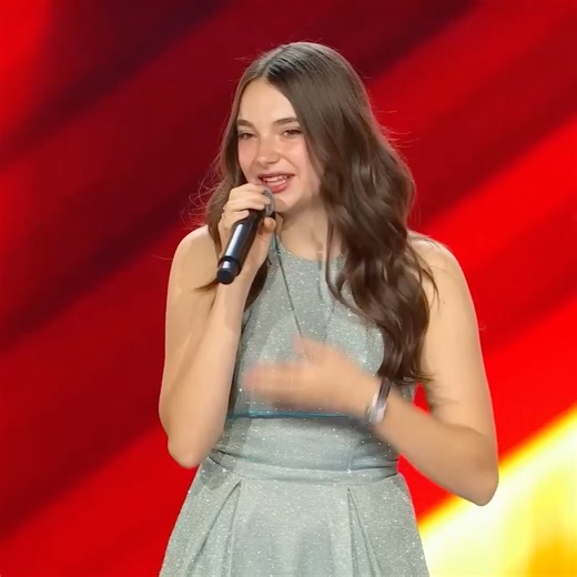 834K views · 9.8K reactions | 15 year old Singer Gets GOLDEN BUZZER! | Amazing Auditions | Facebook