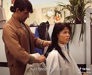 Klempner schneidet Haare: Ungewohnter Haarschnitt im Kultsalon