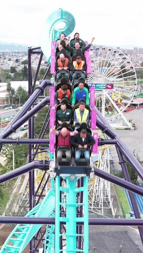 ¡Ahora sigues tú! 🤫 Drakko “The Flying Beast” 🐉 La bestia voladora llevó a 47 mts de altura a su team de ingeniería y superó la adrenalina esperada 🔥 ¿Estás listo para sentir la máxima velocidad tu también? 😱 Compra en preventa tu Experiencia Valientes por www.salitremagico.com.co *Pasaporte Nitro y Nitro Plus incluirá Drakko a partir del 25 de agosto Aplican tyc https://www.salitremagico.com.co/paginas/28-terminos-y-condiciones #Drakko #Nuevamontaña #Parque #Adrenalina #Velocidad #Dragon #S