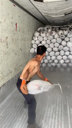 Interesting ice #asmr #snow #funny #odlysatisfying #ice #satisfying #fyp