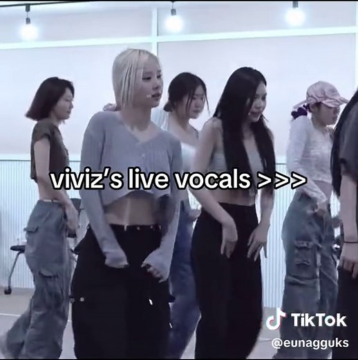 THEY ARE SO STABLE omg mu multitalented queens🫶 #viviz #eunha #sinb #umji #vivizworldtour #kpop #fyp