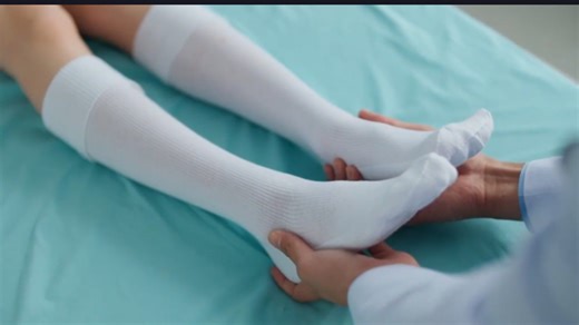 sora2 给女仆做足疗，顺便检查有没有灰指甲