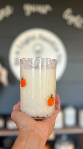 🍁🍁🍁🍁GIVEAWAY🍁 🍁🍁🍁 We are giving away a fall sampler candle basket! Like and Share this post to enter! Winner picked on September 5th! #plaincityohio #handpouredcandles #puresoy #soycandles #bealightcandleco #cleanburningcandles #fallcandles #giveaway | Be a Light Candle Co.