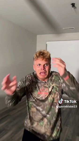 I’LL HELP YOU MOVE 🤬 #batman #batmanmemes #funnyvideos | Batman