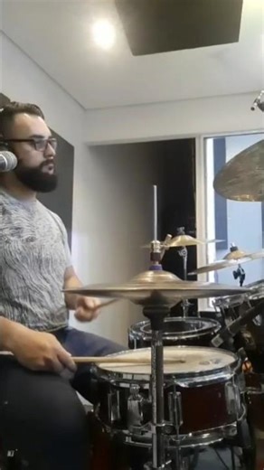 Frase em paradiddle inward 🎶🎵🥁 #drum #paradiddle #groove #aulas deixe o Like pra Aula dessa frase