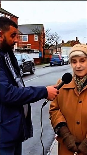 Paul or Joshua - who will win? #boxing#paulvsjoshua#intevriew#funnyclip#viralcases#viralvideo