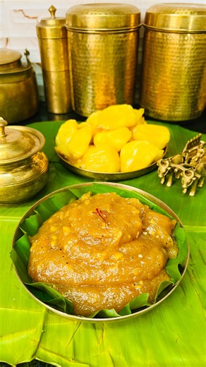 Bharti Sharma on Instagram: "South Famous Jackfruit Halwa😋😍❤️ If you are a sweet tooth this super delicious Kathal Halwa from South India is for you😋🤤 ✅Save and Share the recipe for future reference ✅Follow for more such recipes❤️ Ingredients: Ripe Jackfruit Bulbs -1 kg Ghee-4-5 tsp Sugar-1 cup Cardamom-5-6 Ghee-2 tsp(after cooking it for 40 mins) Crushed Cashews and almonds-1/4 cup *Remove seeds from Jackfruit bulbs *cook jackfruit puree on medium flame while stirring for 35-40 mins and the