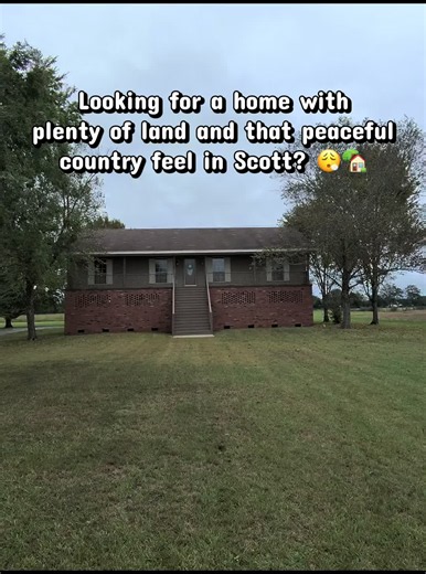 Scott LA Home for Sale: 3BR/3BA on 10.5 Acres with Outdoor Kitchen
