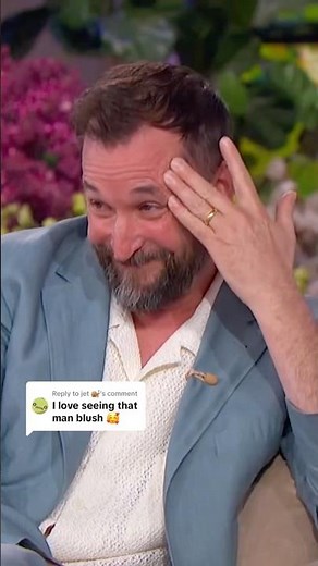 Noah Wyle blushing