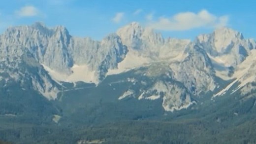 Gut festhalten Ihr Lieben. Es wird knifflig, es wird spannend, es wird emotional wie noch nie. Staffel 18, ab 26.12. in der ZDFmediathek und ab 2.1. im Free TV. | Der Bergdoktor