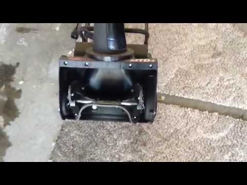 MTD single electric stage snow thrower. 14amp