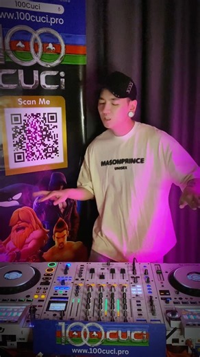 Bee C on Instagram: "年轻不懂爱 x 痴心絕對 x 跳楼机 Techno mix 给你们不同的中文DJ REMIX #年轻不懂爱 #痴心絕對 #跳楼机 #technodj #djbeec special sponsor (100CUCI)"
