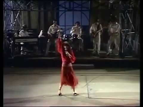 Kate Bush 1st TV Appearance (Classic Clips)