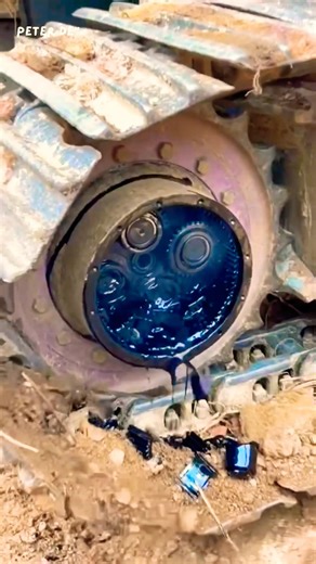 Excavator Gears DESTROYED! #fail #construction