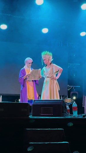 Dr. Stone Cosplay Defile with Shanti: Amazing Senku and Gen Costumes!