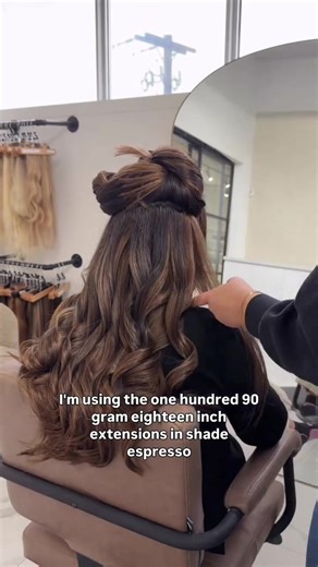 If you’ve been scared of clip-ins looking fake…watch this video👀 Extensions ended up looking like they were her own hair🤎 Comment SHOP for the link! 18