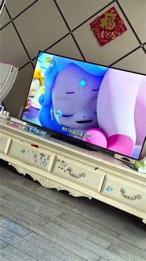 Little girl cries along with cartoon characters in Heilongjiang, China