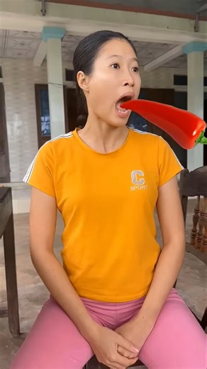 Hana's skin changes color when she eats red peppers, avocados, and geckos HomeShorts+ by#funny