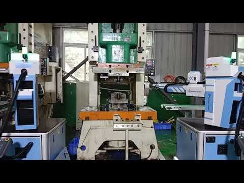 Five 3kg swing-arm manipulators work in tandem