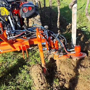 596K views · 1.6K reactions | Nueva línea de equipos intercepas SICMA pensada por un rápido desherbado mecánico en las viñas y en los frutales con una velocidad de trabajo hasta 12 km/h. Visita https://www.sicma.it/esp/products/65/intercepas/dh- Solicita un presupuesto en nuestro distibuidor oficial Ausama https://www.ausama.net/ | Sicma Spa | Facebook