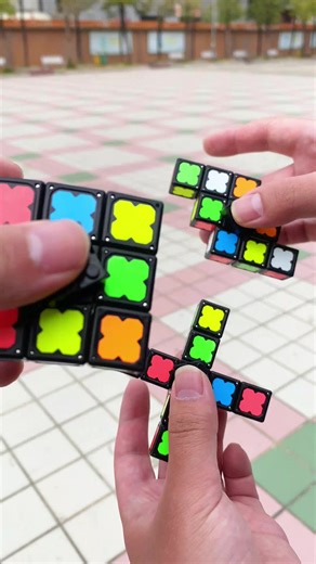 Who’s into DIY fidget toys? This magnetic spinner is perfect—mix cubes, build your design, watch it glow. So addictive to play with 🙋♀️ #FidgetRelief #DIYCrafts #GlowInTheDarkToys #MagneticFidgets #newyearnewme