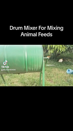 This Is Our DIY Drum Mixer For Mixing Animal Feeds.Just Pour In Your Measured Ingredients & Mix.Gives You A Fine & All Round Mixed Product.Better Than Using A Spade & Takes Little Time.5 Minutes To Mix 50kgs Of Feeds. #chief40400 #nyakwarsanaecofarm #poultry #homemadefeed #diy | Samora Gkv Mwamba | Facebook