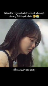 10K reactions · 180 shares | Cewenya sakit, cowonya sakit, penonton lebih sakit   Head Over Heels (2025) Cast : Cho Yi Hyun, Choo Young Woo Genre : Fantasi, Romantis, Drama, Supernatural Episode : 12 Sinopsis : Park Seong-ah, siswi SMA yang diam-diam seorang shaman, meramal bahwa teman sekelasnya, Bae Gyeon-woo, akan segera meninggal. Demi menyelamatkannya, Seong-ah terlibat dalam takdir dan dunia roh, sambil menyembunyikan perasaannya #drakor #reels | Dina Anggraini P Sari | Facebook
