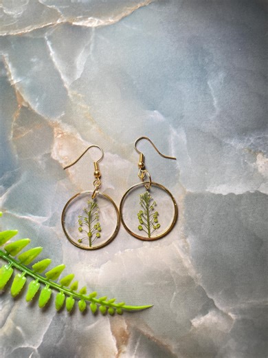 Real Pressed Green Flower Resin Earrings | Gold Botanical Jewelry - Etsy