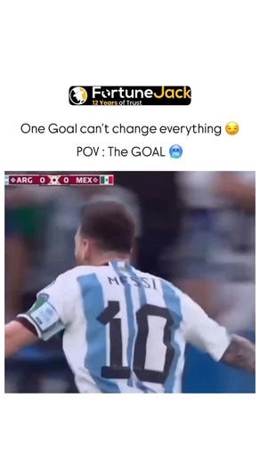 v7__football on Instagram: "Lionel Messi 🐐is widely celebrated as one of 🥶football’s greatest players, f and his mastery of stepovers is just one example of his unmatched skill. 😮‍💨 Though known more for his dazzling close control than flashy tricks, Messi uses stepovers with precision and purpose, shifting defenders off balance in an instant. His movements are smooth, efficient, and unpredictable, allowing him to glide past opponents effortlessly.🥶😏 Combined with his vision, balance, and 