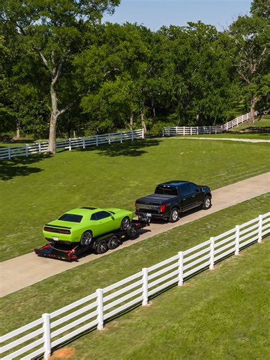 If you’re hauling cars often, this one makes sense. The 70DM Diamond Back Car Hauler has the stuff that matters. Steel floor. Aluminum wheels. Slide-out diamond plate ramps that don’t fight you. And a box tubing frame that holds up when the load gets serious. Simple, strong, easy to use. Check it out at your local Big Tex Trailers dealer. #BigTexTrailers #CarHauler #TrailerNation