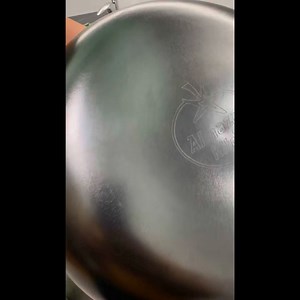 🔥Nelepljivi Tiganj od Livenog Gvožđa - Almazan Kitchen® - Izdržljiv, nelepljiv i idealan za sve vrste kuvanja, od štednjaka do vatre. 👌Savršeno očuvanje ukusa i ravnomerno zagrevanje. 𝗨𝘇 𝗞𝗢𝗗 "𝗦𝗔𝗟𝗘𝟭𝟬" -𝟭𝟬% 𝗽𝗼𝗽𝘂𝘀𝘁𝗮 𝗻𝗮 𝘀𝘃𝗲! Poruči sada!💥 | AlmazanKitchen