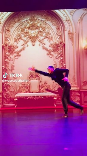 the cast of Dracula on their way to watch Nosferatu 🩸