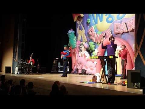 The Wiggles Live Basingstoke 2017 - Anthony Playing Bagpipes