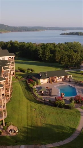 Hilton Grand Vacations | #TuesdayRoomTour: 📍 Paradise Point, a Hilton Grand Vacations Club | Hollister, Missouri 🌅 Experience the magic of Paradise Point, where... | Instagram