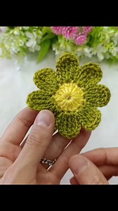 Daisy pattern floral design ☘️ #crochet #knitting | Kniting Emily