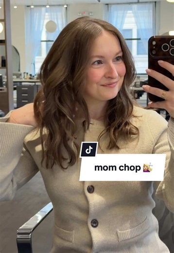 obsessed with my version of the mom chop ✂️ @NYC THE TEAM hair salon #momchop #haircut #nychairsalon #nycmom